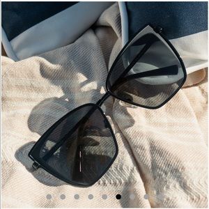 diff becky black sunglasses brand new